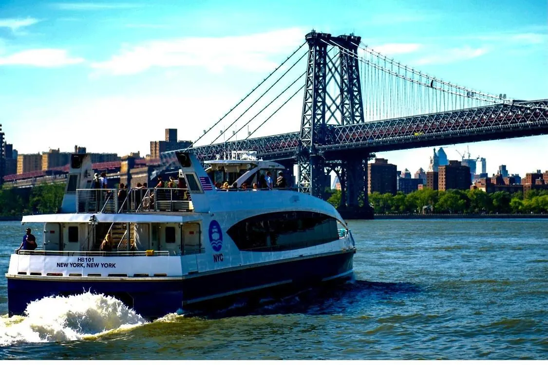 Apartment 2 Bedrooms Lr Kit Bath And Backyard 2 Stops To Manhattan New York