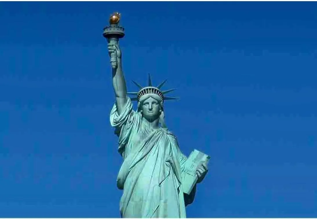 2 Bedrooms Lr Kit Bath And Backyard 2 Stops To Manhattan New York 0*,